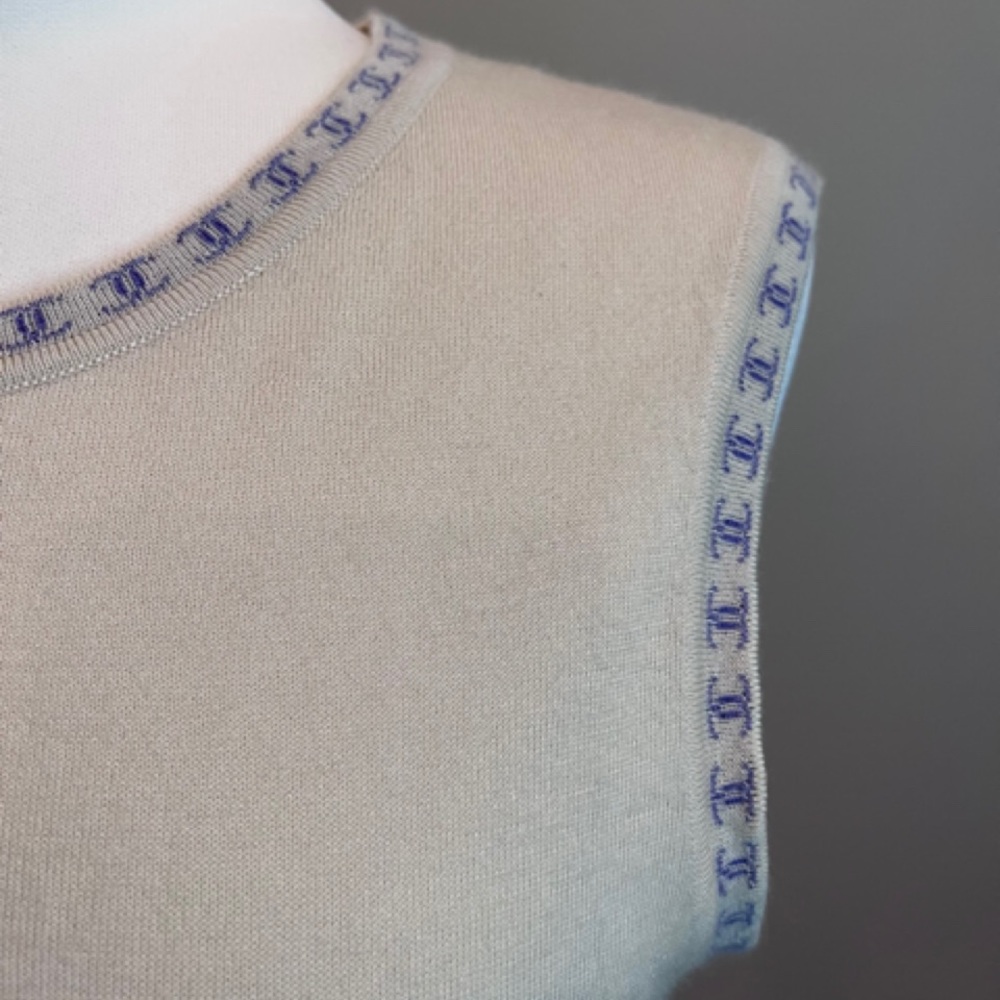 ✨Rare Vintage CHANEL 2001 Collection CC Logo Cashmere Vest Sweater Top Shirt - Picture 12 of 14